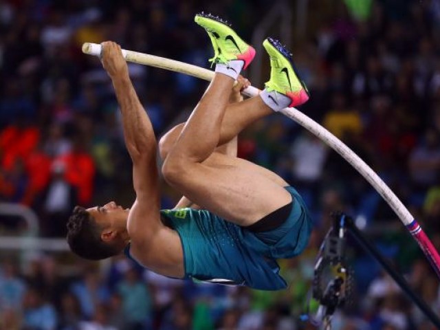 Thiago Braz conquista ouro e bate recorde olímpico no salto com vara