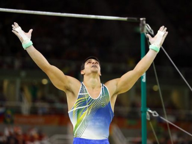 Ginástica: brasileiro fica em quinto lugar na barra fixa; alemão leva o ouro