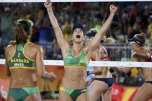 Agatha e Bárbara vencem tricampeã olÃmpica e vão à final do vôlei de praia | Reuters/Adrees Latif/Direitos Reservados