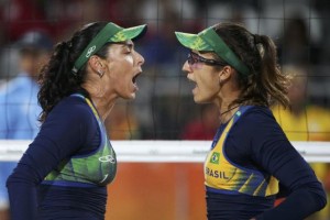 Brasil disputou duas medalhas no vôlei de praia feminino pela 3ª vez em 20 anos | Adrees Latif/Reuters