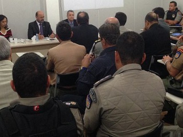 Juiz da propaganda eleitoral orienta policiais sobre campanha nas ruas
