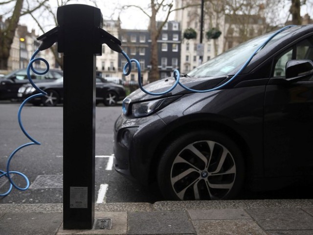 Suécia propõe que União Europeia proíba carros a gasolina em 2030