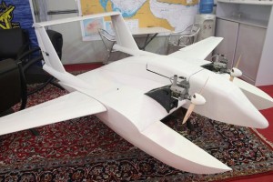 Irã apresenta seu primeiro 'drone suicida' | Foto: Meghdad Madadi / Tasnim News / AFP