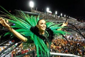 Ivete Sangalo: operação de guerra para desfilar na Sapucaà  |