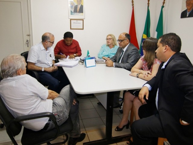 Prefeito quer atendimento gratuito no Hospital Santa Rita para assinar contrato definitivo