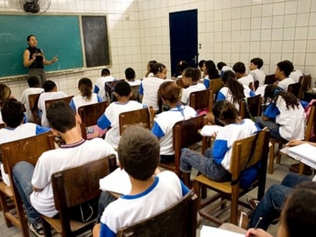 MEC volta atrás em critério de oferta de EaD para ensino fundamental