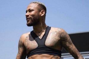 Neymar posta fotos sem camisa em resposta a crÃticas a sua forma fÃsica | Reprodução