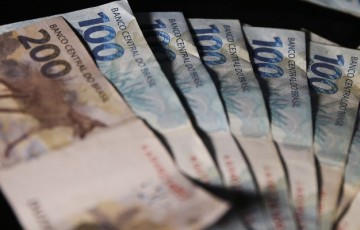Salário mínimo ideal para uma família seria de R$ 6.388,55, diz Dieese