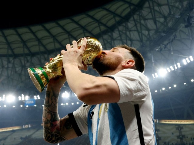 Argentina conquista o tricampeonato mundial e consagra Lionel Messi